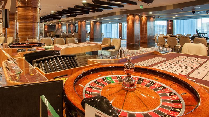 Знакомство с игровым ассортиментом и особенностями казино Gold